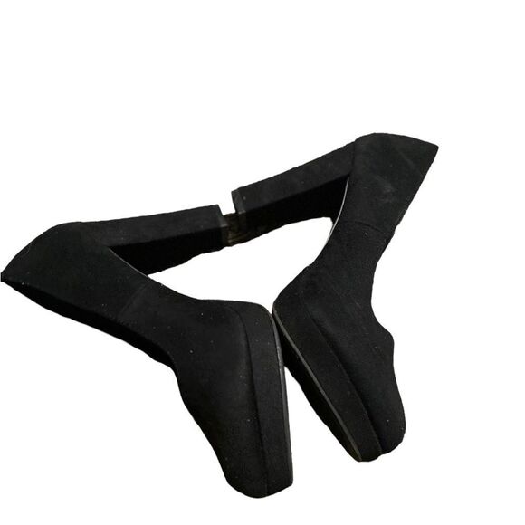 It’s ok black high heeled suede pumps excellent condition Siri on size 8 - Picture 2 of 4